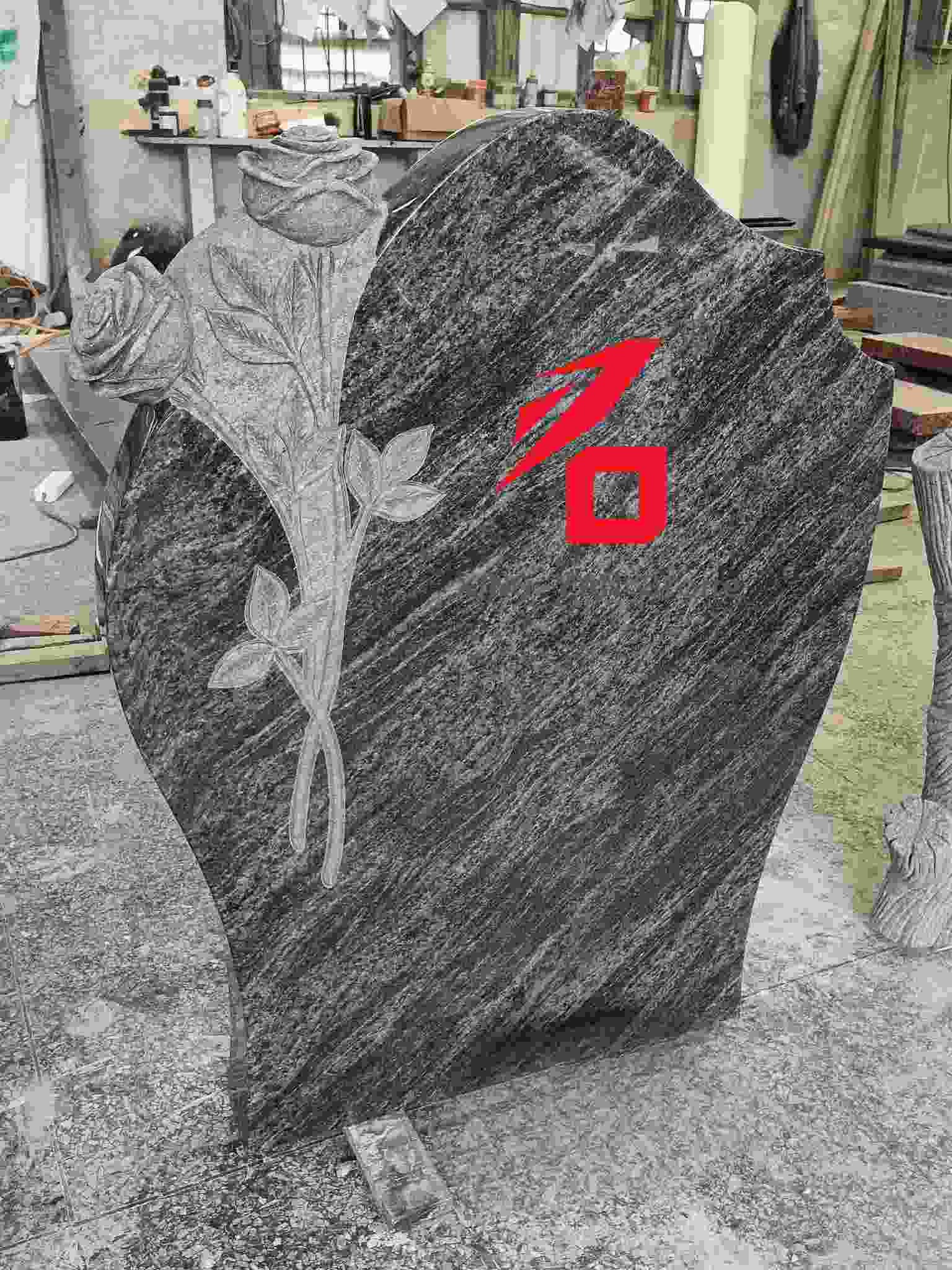 Hjärtformad Rose Memorial Tombstone